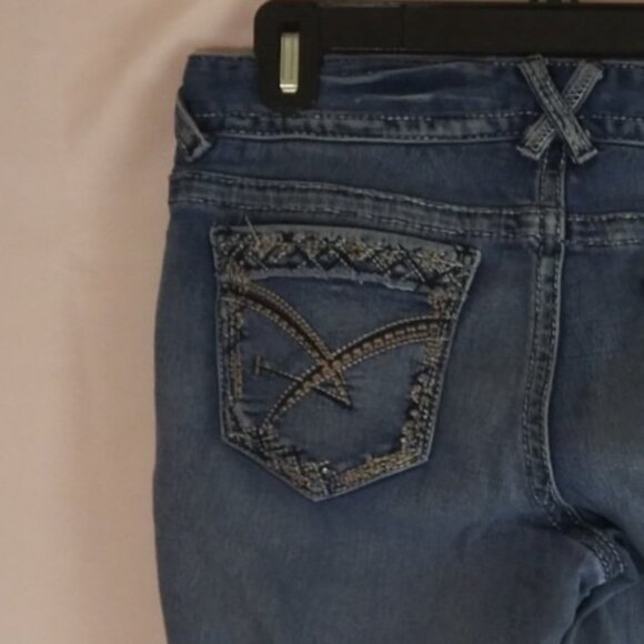 Amethyst Distressed Whiskered Low Rise Stretch Bootcut Jeans Size 9 - Picture 3 of 8